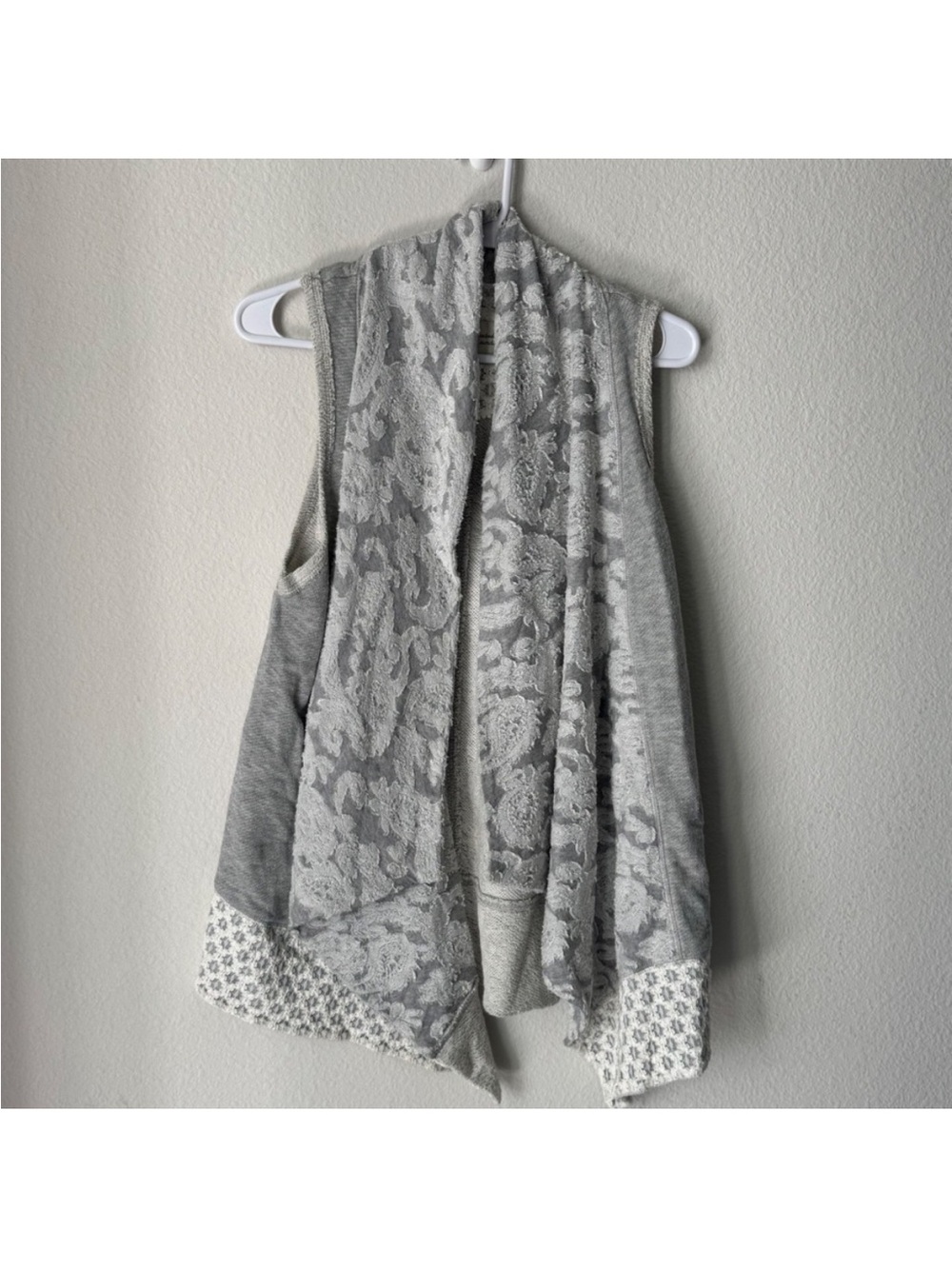 Saturday Sunday Anthropologie Grey Damask Lace Mixed Media Draped Open Vest S
